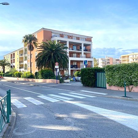 Residence 4 Etoiles Port Marine Sainte-Maxime Ngoại thất bức ảnh