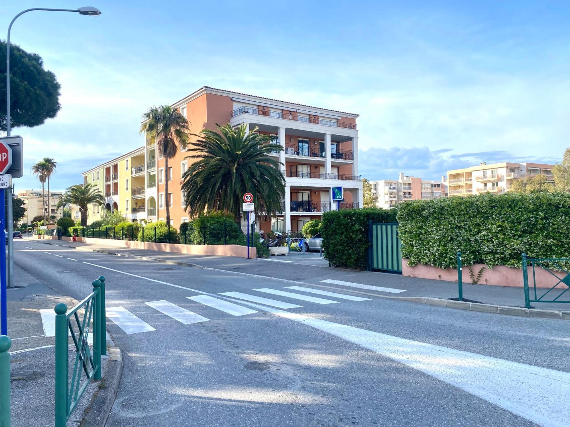 Residence 4 Etoiles Port Marine Sainte-Maxime Ngoại thất bức ảnh